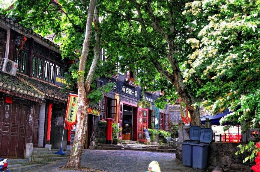买酸奶送电影票，《非诚勿扰3》扑得惨烈，冯小刚真的过时了